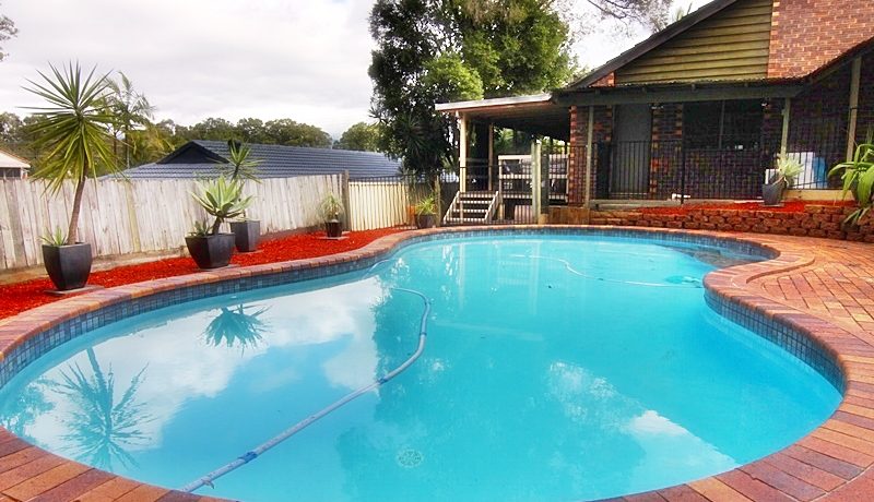 pool to back of house