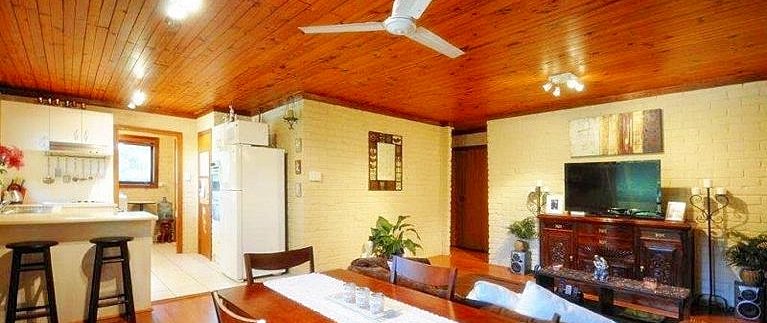 dining & lounge to kitchen