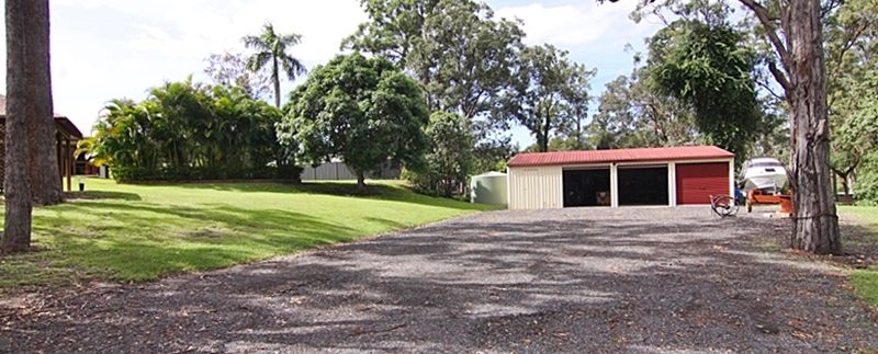 driveway to shed towards the house