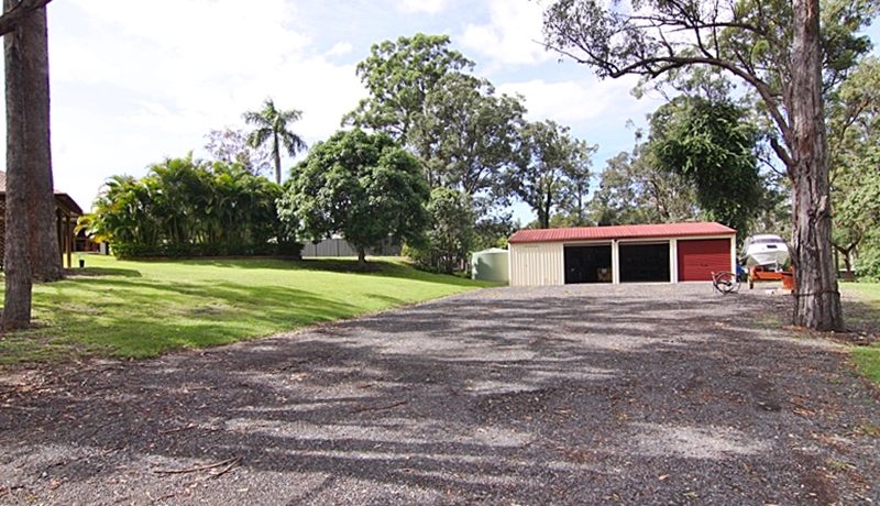 driveway to shed towards the house