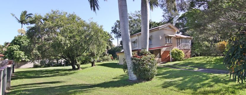 house and block from street