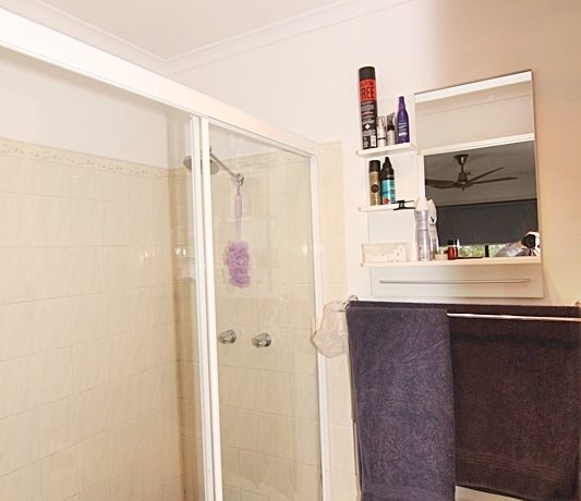 37 Nerang Broadbeach - bathroom 1