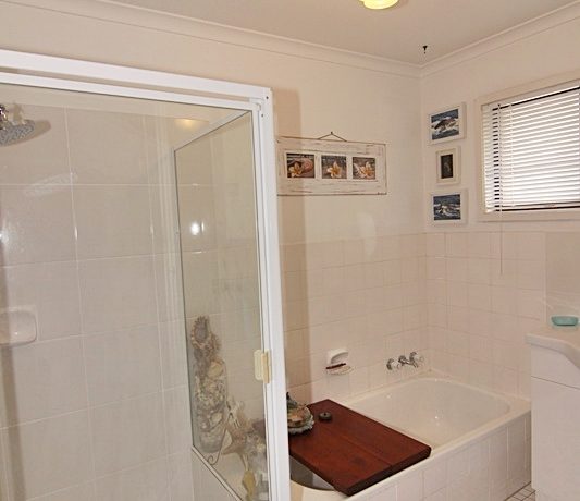 37 Nerang Broadbeach - bathroom