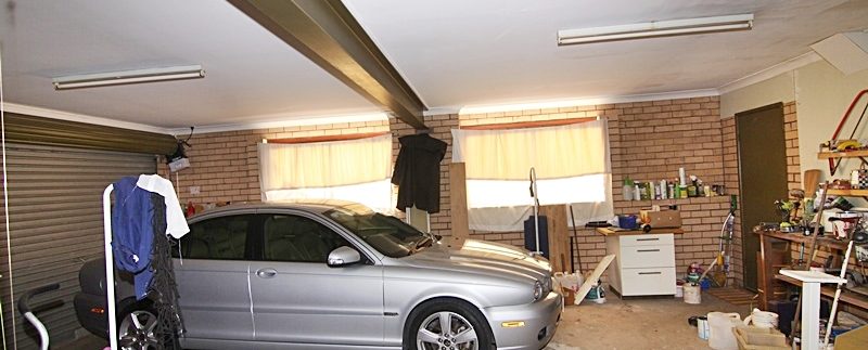 10 Nerang River - garage