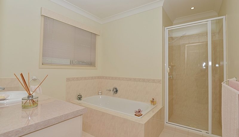 67 Armstrong - bathroom2