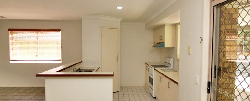 2-16 Lauder - kitchen1