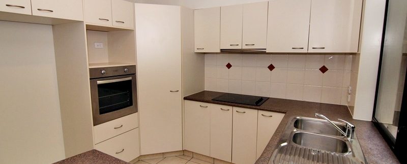 26-4 Bushmead - kitchen1