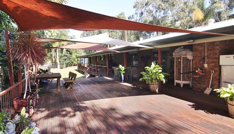 Beaudesert-Nerang 840 - back deck2