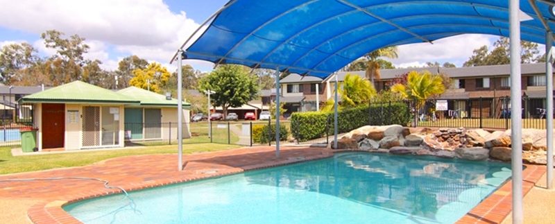 5-67 Nerang - pool