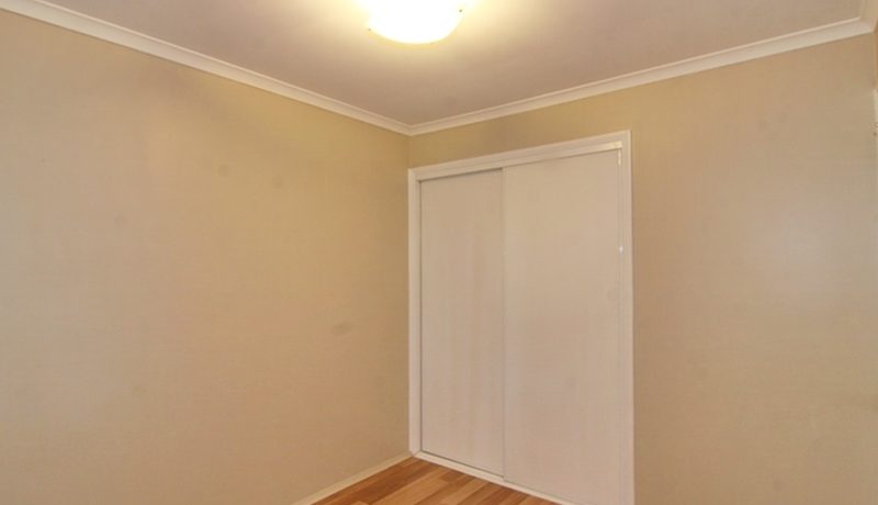 8-9 Coleridge - bedroom2