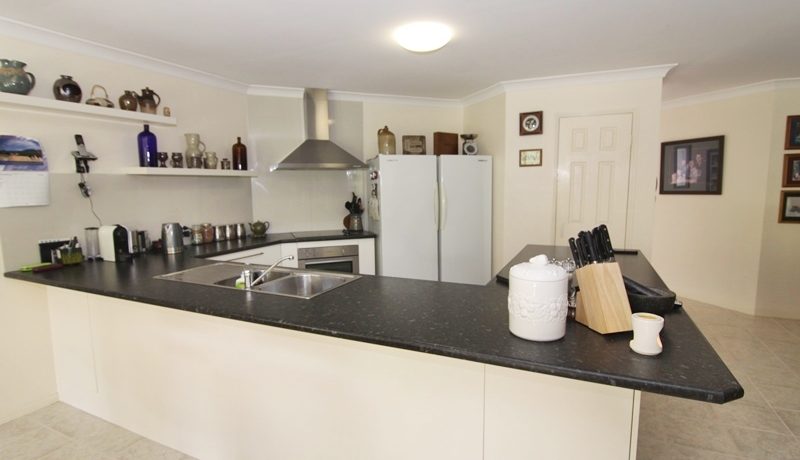 30 Kilmarnock - kitchen