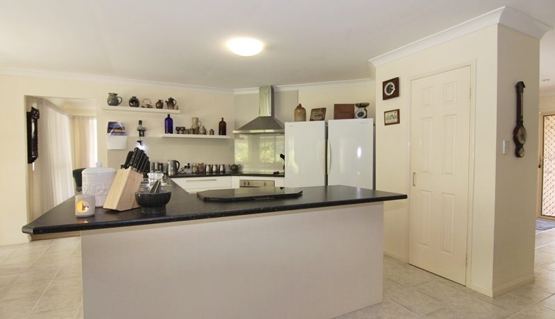 30 Kilmarnock - kitchen1