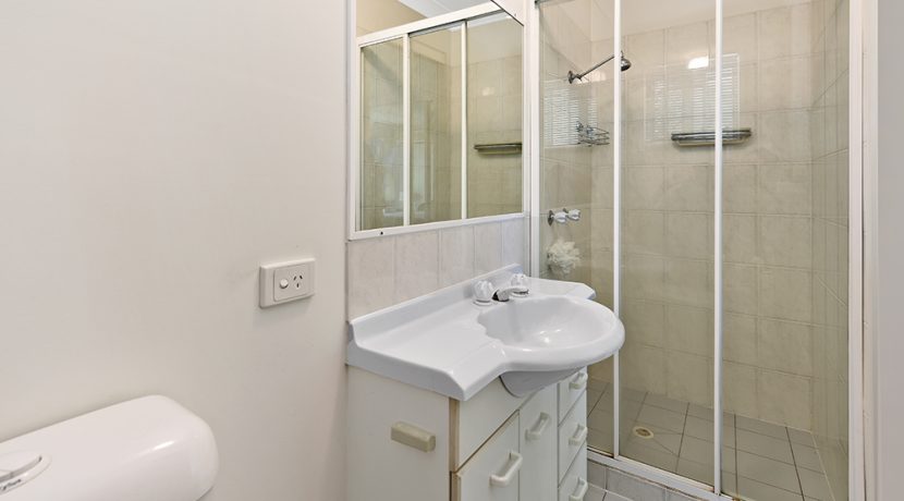 17 Renfrew -Ensuite