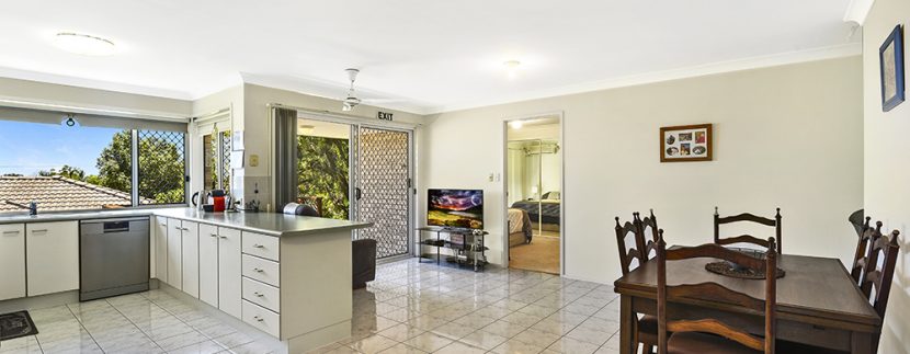 17 Renfrew - Family - Kitchen