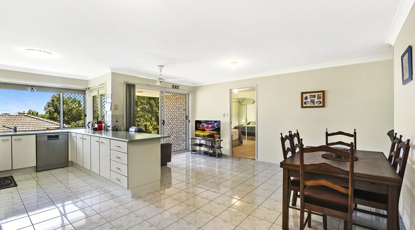 17 Renfrew - Family - Kitchen