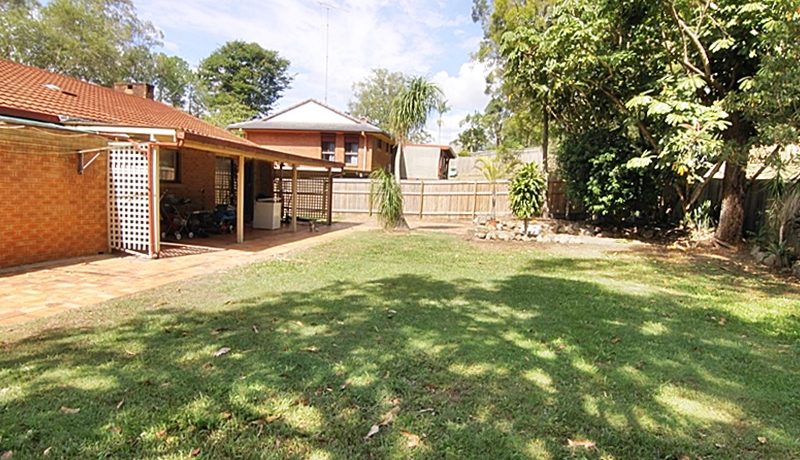 yard to entertaining area