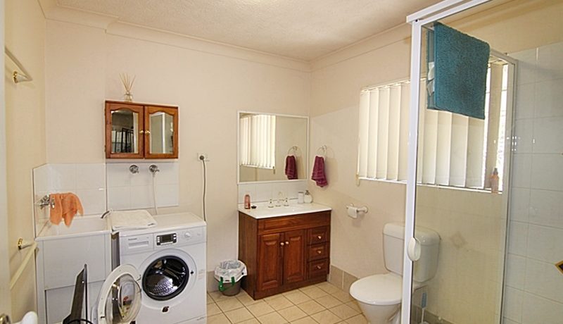 Shed House - Bathroom